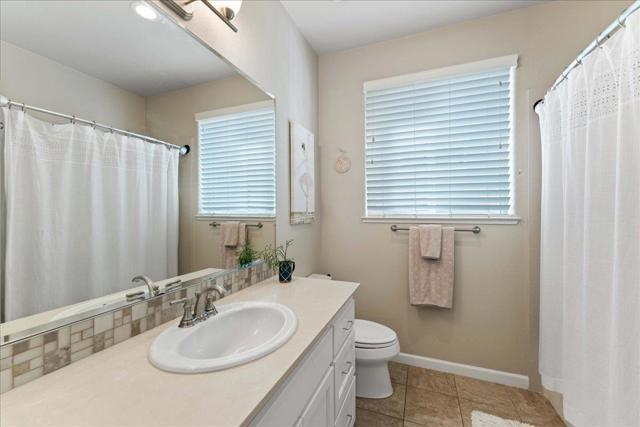 1600 Panorama Drive, Hollister CA: https://media.crmls.org/mediaz/68df9a69-660c-4c25-974d-d8c739be95e9.jpg