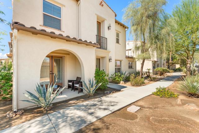 158 Paseo Bravo, Palm Desert CA: https://media.crmls.org/mediaz/68dfa974-9ab7-49a0-9b25-03c11a0fa982.jpg