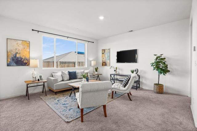 8189 Scrimshaw Way, Sacramento CA: https://media.crmls.org/mediaz/68dfbfe6-7de6-45b3-adc0-cc9c12a84d0f.jpg