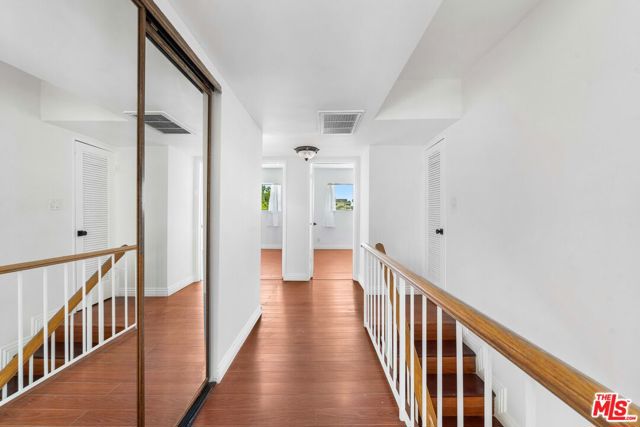 5229 Balboa Boulevard, Encino CA: https://media.crmls.org/mediaz/68e00972-bb2f-4d84-ba3c-561c72a30350.jpg