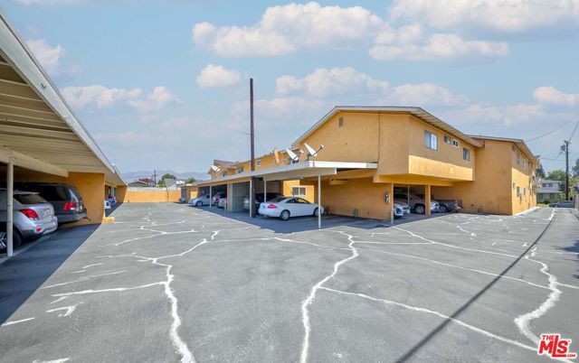 711 S Sierra Vista Avenue, Alhambra CA: https://media.crmls.org/mediaz/68e1a45f-1024-4275-8306-c5448bc67b4d.jpg