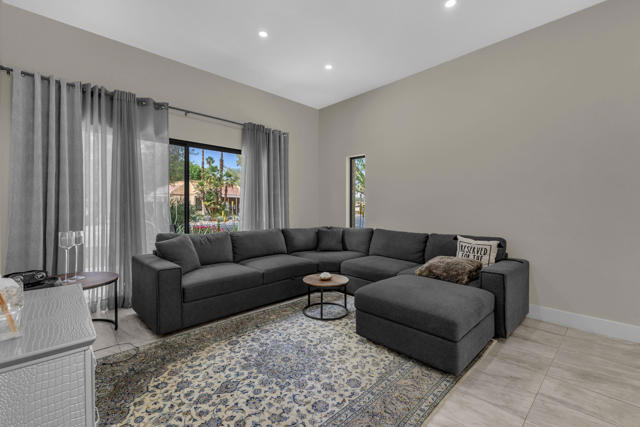 5803 Los Santos Drive #19, Palm Springs, CA 92264