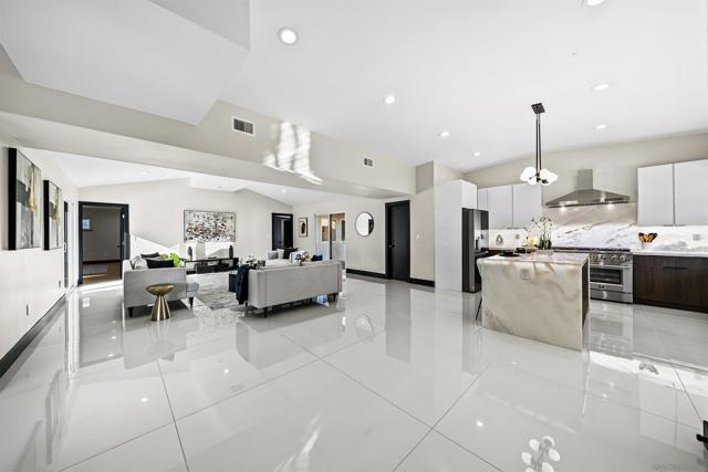 11388 Lorena Ln, El Cajon CA: https://media.crmls.org/mediaz/68e1fca2-ba02-45ae-ace5-3bcabacb628a.jpg