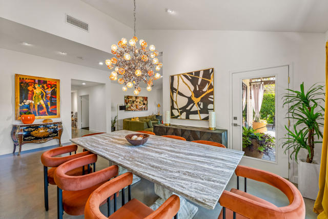 24 Calle Ardilla, Rancho Mirage CA: https://media.crmls.org/mediaz/68e27b41-e4e1-44ae-a27a-620ec4775e17.jpg
