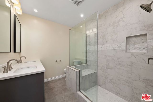 4401 W 58th Place, Los Angeles CA: https://media.crmls.org/mediaz/68e4158d-5991-4d54-aea1-3cd473409b5a.jpg