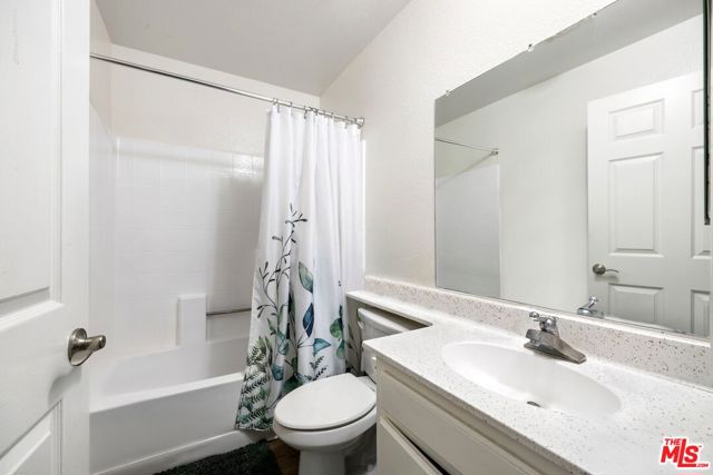 3321 Keystone Avenue, Los Angeles CA: https://media.crmls.org/mediaz/68e4c371-8121-4831-9797-54596524f9e8.jpg