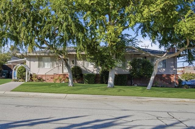 100 W 38th Avenue, San Mateo CA: https://media.crmls.org/mediaz/68e4d4d9-6417-436f-af57-4e8855e947ef.jpg