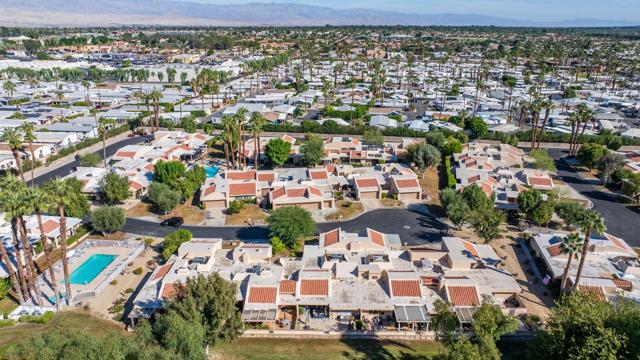 34585 Calle Tobara, Cathedral City CA: https://media.crmls.org/mediaz/68e56f34-85c3-4277-ab24-b1c2d1a9dd0a.jpg