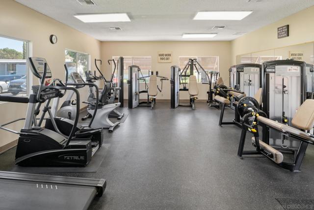 2700 Valley Parkway, Escondido CA: https://media.crmls.org/mediaz/68e5ab1c-ca17-44ee-90f3-833cf5d0e5e1.jpg