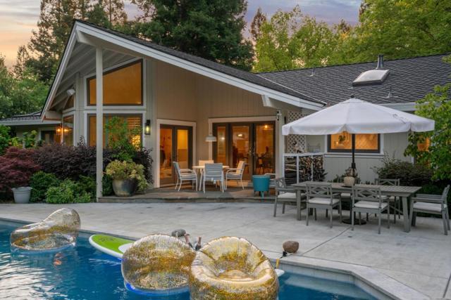 2360 Holly Oak Drive, Danville CA: https://media.crmls.org/mediaz/68e5c30e-5d25-4862-ad15-14ae227ce64a.jpg