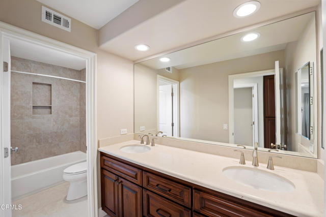 1347 La Culebra Circle, Camarillo CA: https://media.crmls.org/mediaz/68e6132a-6a15-46eb-9270-acd3fe2fb172.jpg