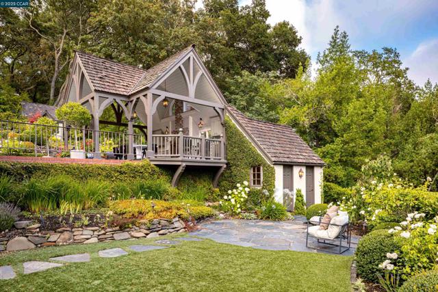 9 El Sueno, Orinda CA: https://media.crmls.org/mediaz/68e68066-016b-4a19-b2d9-a56e5a053e87.jpg