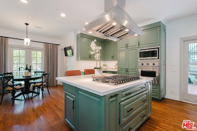 2055 Outpost Drive, Los Angeles CA: https://media.crmls.org/mediaz/68e78f38-80c3-4bfb-b54f-2838196f3c65.jpg