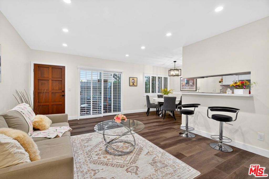 1522 S Centinela Avenue #101