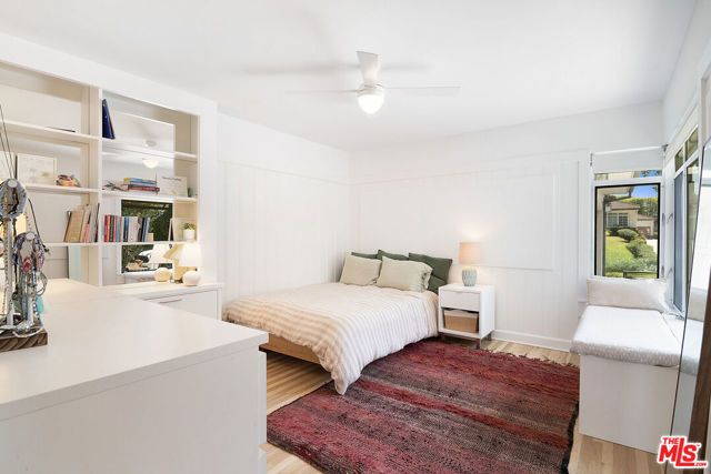 9353 Duxbury Road, Los Angeles CA: https://media.crmls.org/mediaz/68e82e70-0bbc-4e2b-ac47-e377ccea7ab1.jpg