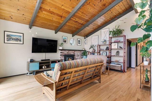 185 Woodston Way, Ben Lomond CA: https://media.crmls.org/mediaz/68e88d73-9722-4cee-a0ea-20e7f2cdd379.jpg