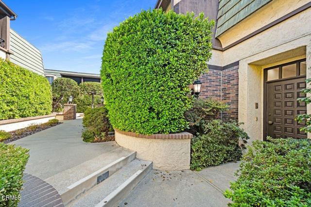 Detail Gallery Image 2 of 22 For 885 S Orange Grove Bld #18,  Pasadena,  CA 91105 - 3 Beds | 2/1 Baths