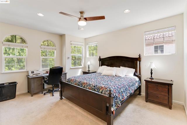 569 Primitivo Ct, Fairfield CA: https://media.crmls.org/mediaz/68e8d79d-e6f8-4394-a08d-9f398e7f8cb5.jpg