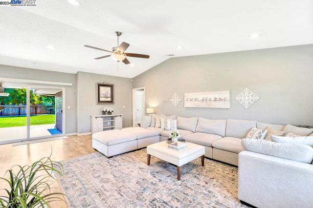 Image 15 of 44 For 8540 Bates Ct