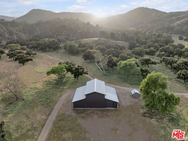770 Limekiln Road, Hollister CA: https://media.crmls.org/mediaz/68e996be-5647-41f2-8312-5e3feaebe516.jpg