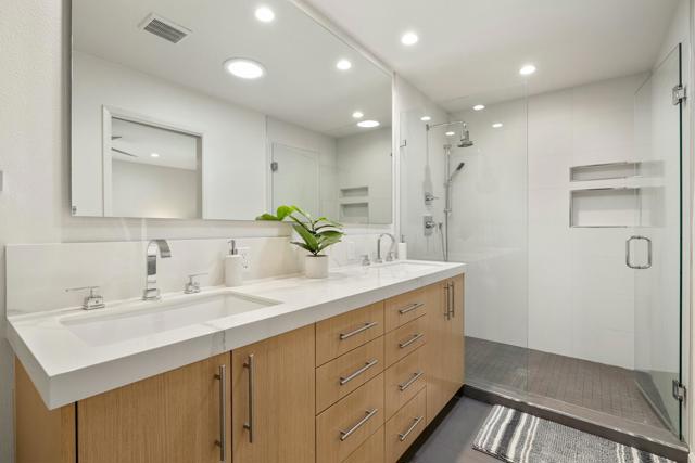 75322 Desert Park Drive, Indian Wells CA: https://media.crmls.org/mediaz/68e9bef1-fe00-4e20-b8a3-c863d0f14cfa.jpg