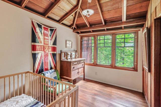 855 Dearborn Park Road, Pescadero CA: https://media.crmls.org/mediaz/68ea3fcd-9c9d-480f-8d49-3510ba3e57f5.jpg