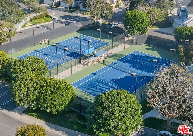 13082 Mindanao Way, Marina del Rey CA: https://media.crmls.org/mediaz/68ea4eec-745a-43b3-874e-c82e972ecec0.jpg
