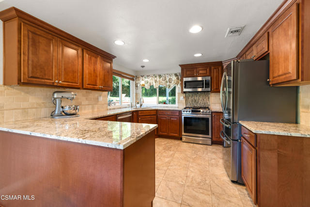 3581 Rachael Avenue, Simi Valley CA: https://media.crmls.org/mediaz/68eab7e0-cc65-4d2b-aa4d-e56b6233d67d.jpg