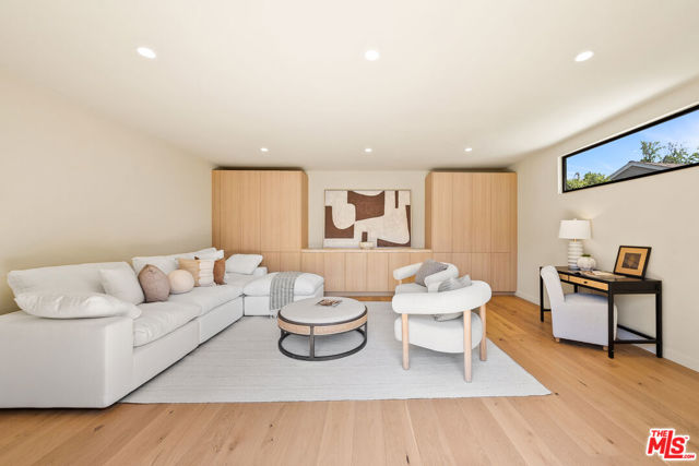 14742 Weddington Street, Sherman Oaks CA: https://media.crmls.org/mediaz/68eac076-cb72-4fd1-8404-f178fa476a68.jpg