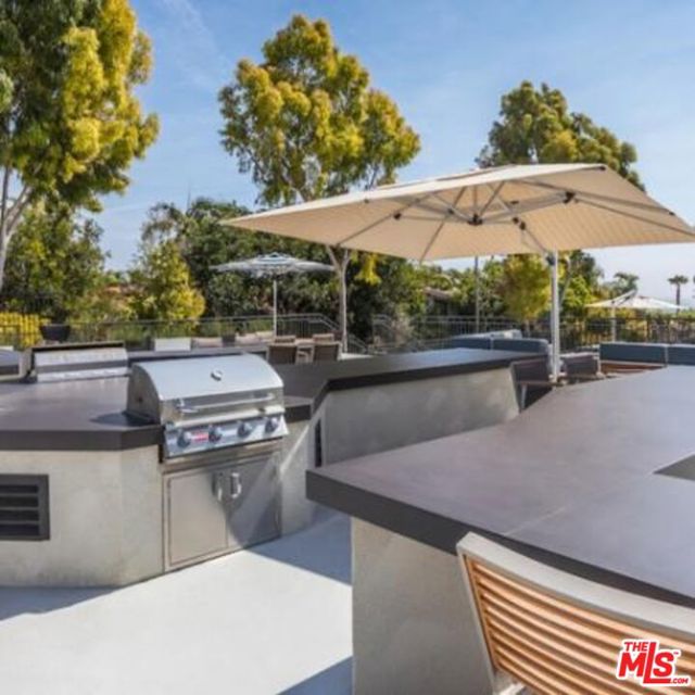 6600 Beachview Drive, Rancho Palos Verdes CA: https://media.crmls.org/mediaz/68eacf4f-ac91-4dba-8156-c889b2f71b4e.jpg