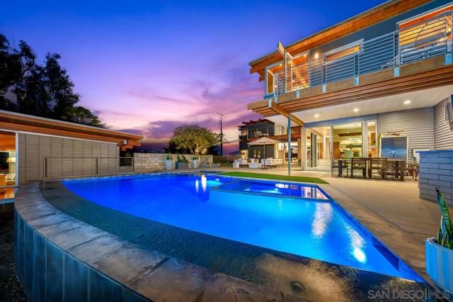 1635 Gascony Rd, Encinitas CA: https://media.crmls.org/mediaz/68eb095e-2e7d-4f03-9f52-bab6cbb3ec6d.jpg