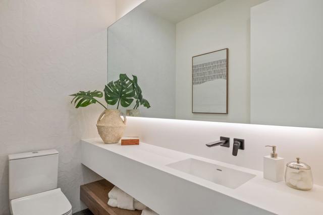 25251 La Rena Lane, Los Altos Hills CA: https://media.crmls.org/mediaz/68eb0ae3-5150-45e8-ac78-859e10e98815.jpg