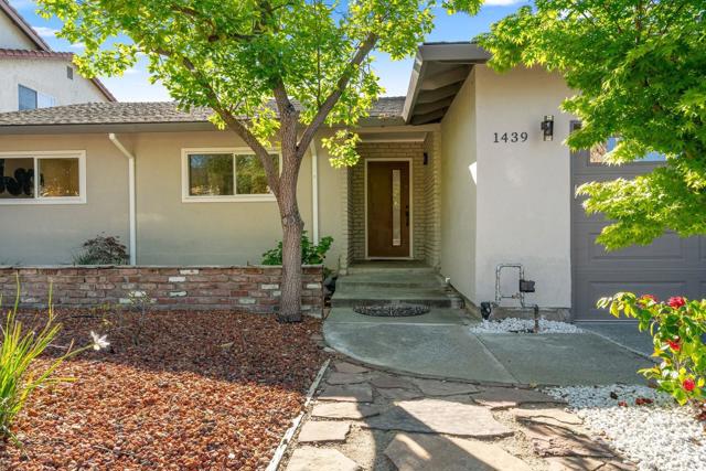 1439 Miller Avenue, San Jose CA: https://media.crmls.org/mediaz/68eb1ff7-f8db-46df-a3ae-37699165a2f8.jpg