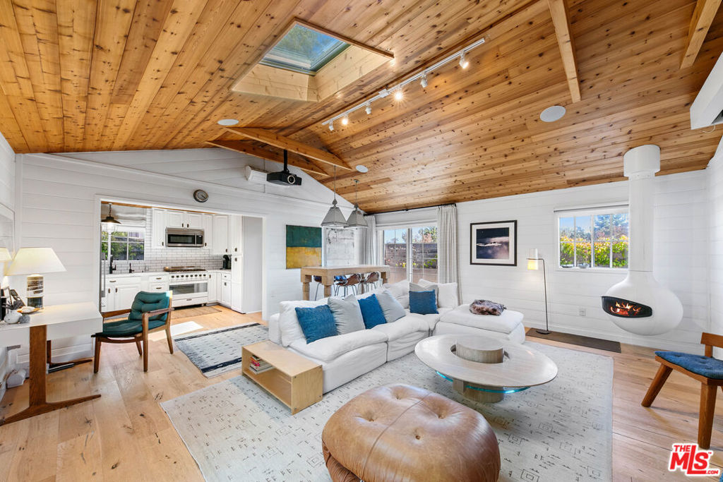 7038 Dume Drive #GuestHouse