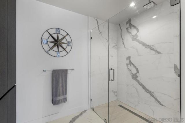 1388 Kettner Blvd, San Diego CA: https://media.crmls.org/mediaz/68eb6906-7ef8-425d-8155-16c662bcc190.jpg