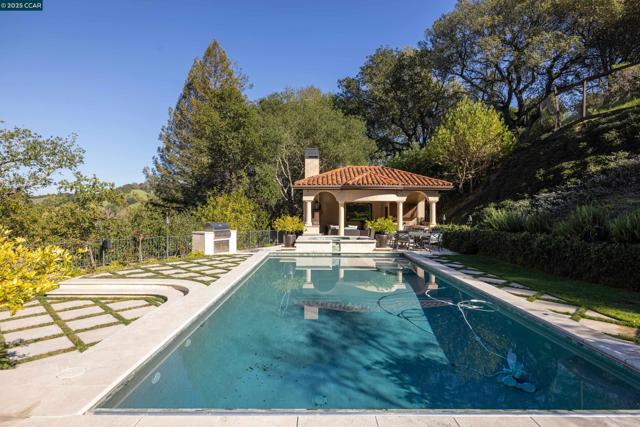 42 Tappan Ln, Orinda CA: https://media.crmls.org/mediaz/68ec123e-5d2e-4608-ad69-27f587911ae5.jpg