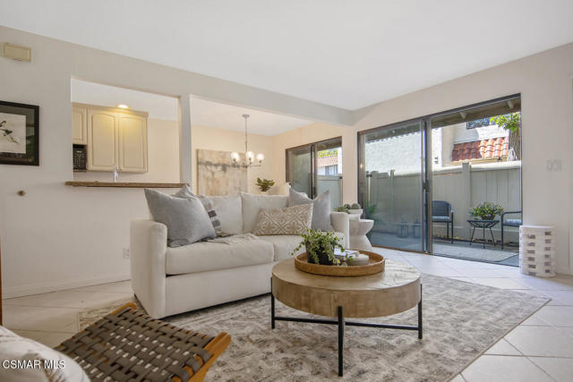 2864 Instone Court, Westlake Village CA: https://media.crmls.org/mediaz/68ec630a-3c10-4f2b-808f-dbca0c6329d3.jpg