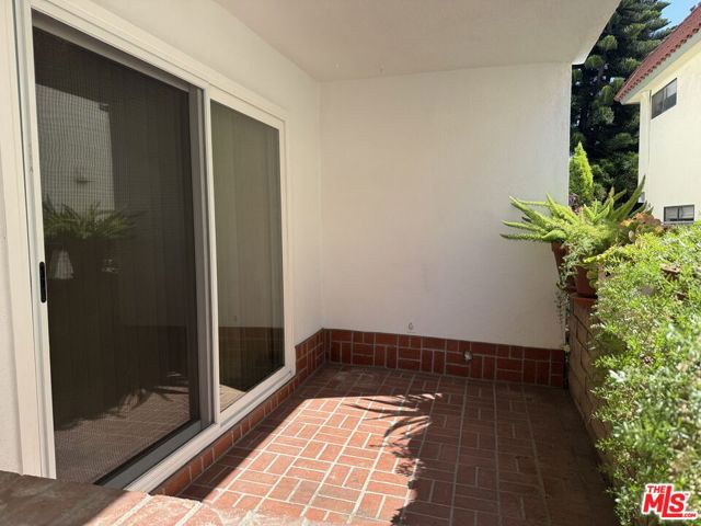 1138 23rd, B photo 8