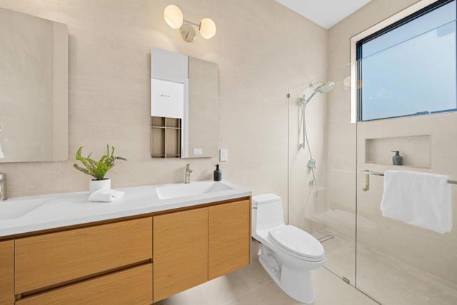 89 Centre Street, Mountain View CA: https://media.crmls.org/mediaz/68ecd15a-cdd2-4f96-ba9e-8ee26e84158e.jpg