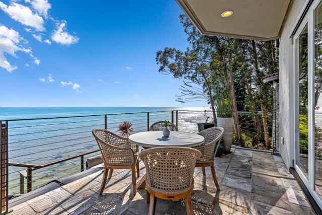 108 Grove Lane, Capitola CA: https://media.crmls.org/mediaz/68ece403-9e54-4952-a85b-382d13376ab0.jpg