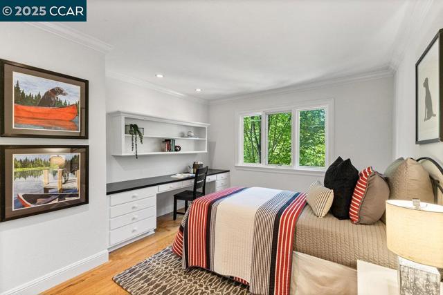 5 Kayser Ct, Walnut Creek CA: https://media.crmls.org/mediaz/68ed3c70-c8ef-49c1-950a-bdc51c2af41c.jpg
