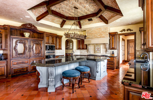 427 La Marina Drive, Camarillo CA: https://media.crmls.org/mediaz/68edba82-6a25-40fb-90f8-2fa3466156ce.jpg