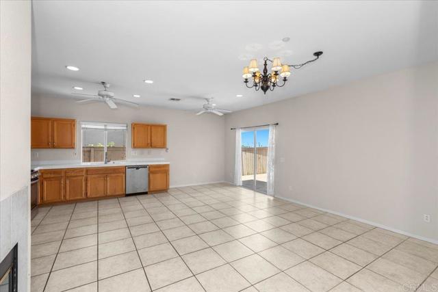 Detail Gallery Image 12 of 24 For 1380 Corte Bagalso, San Marcos,  CA 92069 - 3 Beds | 2 Baths