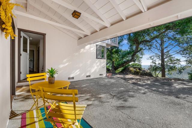26025 Highland Way, Los Gatos CA: https://media.crmls.org/mediaz/68ee840d-6689-4775-bedc-32f23b54d2fb.jpg