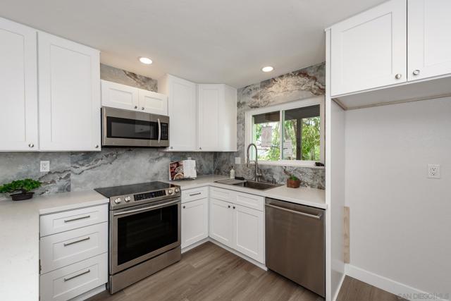 9832 Caminito Cuadro, San Diego CA: https://media.crmls.org/mediaz/68ee9426-65a7-49b7-9db7-c0f1c29c73b4.jpg