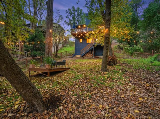 2343 Arrowhead Drive, Oakland CA: https://media.crmls.org/mediaz/68eedefc-07bf-4b5c-a87d-b66988870cbc.jpg