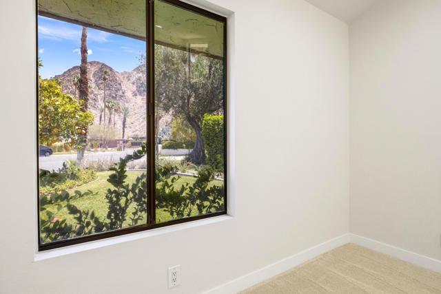 46428 War Bonnet Circle, Indian Wells CA: https://media.crmls.org/mediaz/68eff70e-ccd3-4897-9cc4-89a22f468b5a.jpg