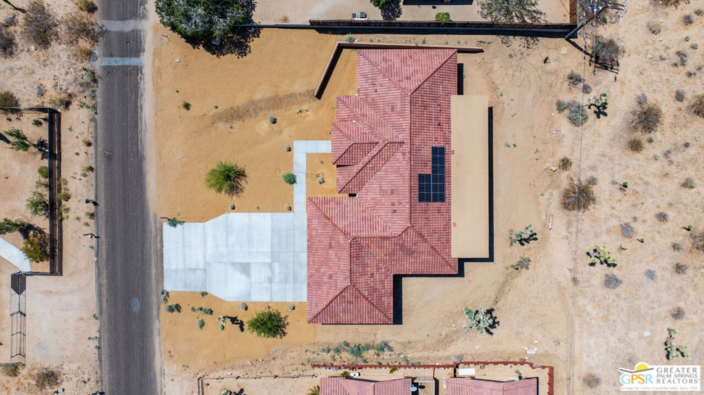 https://media.crmls.org/mediaz/68f024d3-0a87-488a-a624-56b8ec1e7865.jpg?preset=X-Large