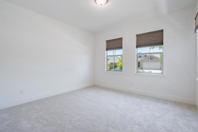 1621 Castlerock Drive, Hollister CA: https://media.crmls.org/mediaz/68f0403f-6d5e-4134-9636-1d07178733a6.jpg