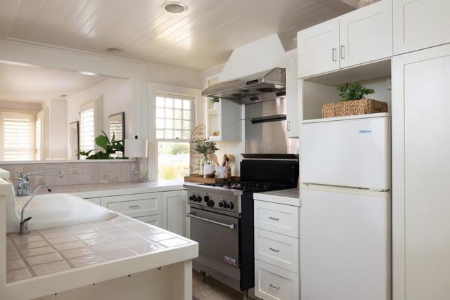 119 Fountain Avenue, Pacific Grove CA: https://media.crmls.org/mediaz/68f0c9cb-7216-4af5-b245-25f3c8566069.jpg